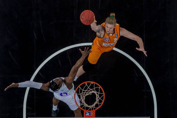 他最快将在 他最快将在