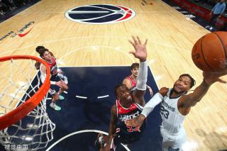 共同角逐荣 共同角逐荣